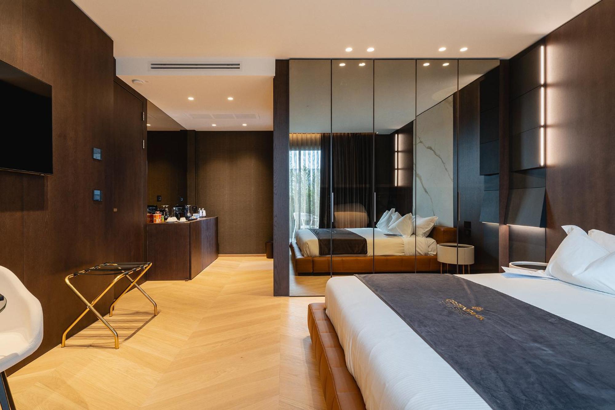 Green Park Penthouse Suite & Pool - Heated Pool - Бари Экстерьер фото